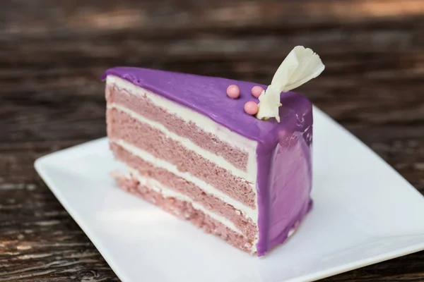 Taro kek tabakası