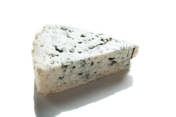 Mavi peynir bir parçası — Stok fotoğraf