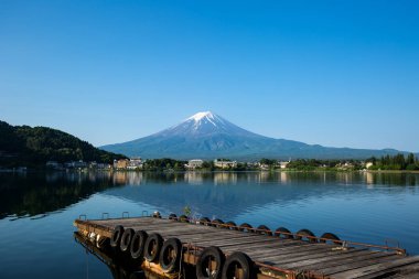 Kawaguchiko gölde fuji Dağı