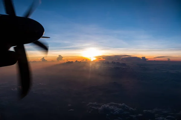 Sunrise and cloudscape view — Stock Photo, Image