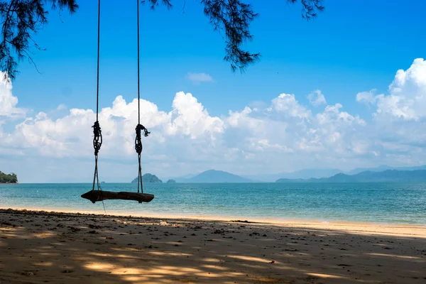 Swing Wood by the sea — Stock Photo, Image