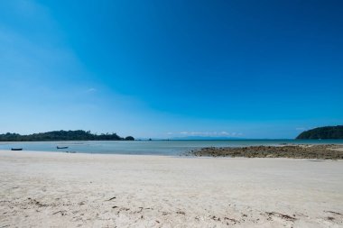 Mavi deniz manzaralı