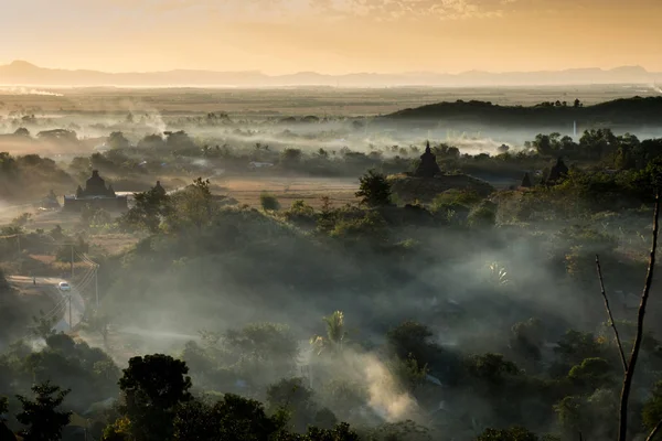 Pagoda Mrauk Myanmar Üzerinde Sırasında Günbatımı — Stok fotoğraf