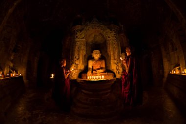 Acemi (genç Budist rahip)