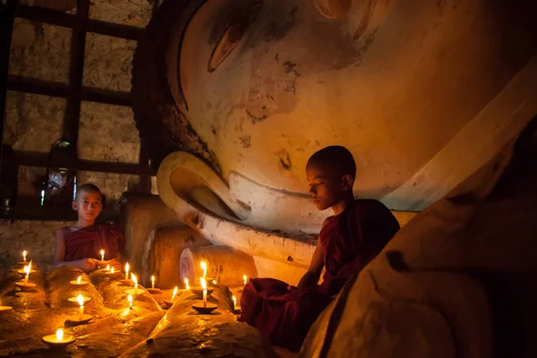 Neophyt (junger buddhistischer Mönch)) — Stockfoto