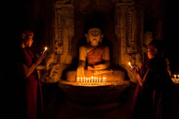 Újonc (fiatal buddhista szerzetes) — Stock Fotó