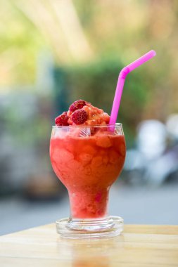 ahududu güler yüzlü