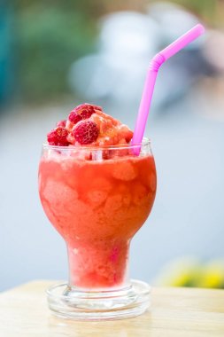 ahududu güler yüzlü