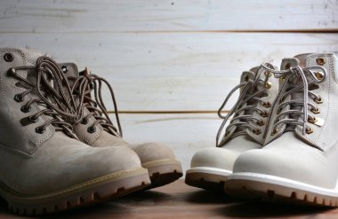 Erkek ve kadın deri otantik çizme,