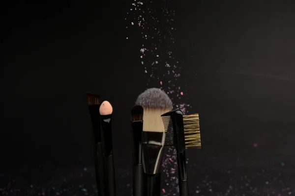 Outils de maquillage et maquillage en poudre — Photo