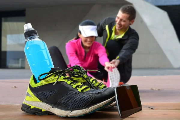 Sportgetränk auf Holztisch — Stockfoto