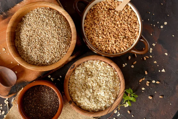 Lleno de tazones de cereales saludables . —  Fotos de Stock