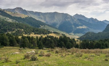 İspanyol Pyrenees vadide fotoğraflarını.