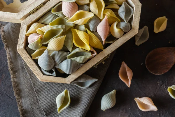 Pasta típica italiana de conchiglie —  Fotos de Stock