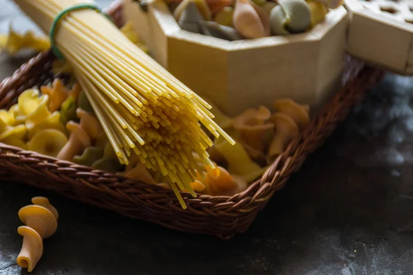 Pasta típica italiana de conchiglie —  Fotos de Stock