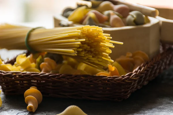 Typische italienische Conchiglie-Pasta — Stockfoto