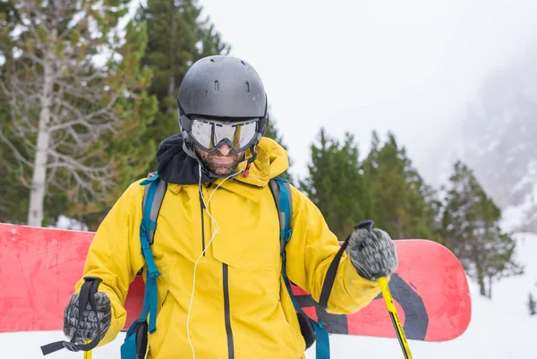 Friåkare njuter av snön — Stockfoto