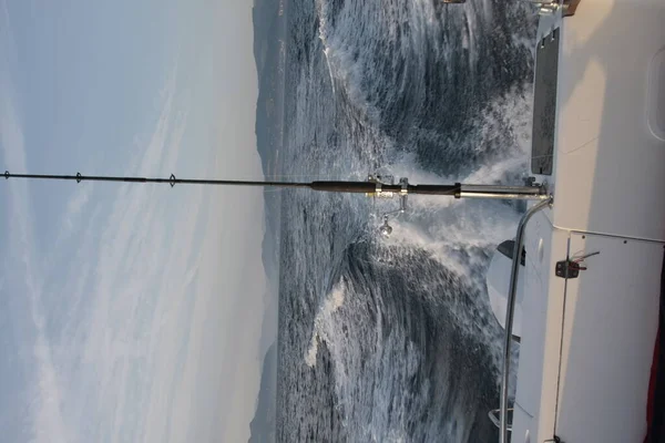 Ton balığına hazır olta kamışı..