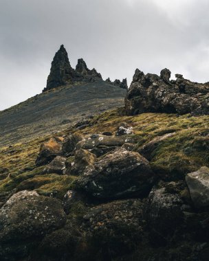 Tipik bir İzlanda dramatik manzarası. İskandinavya 'nın manzara fotoğrafı