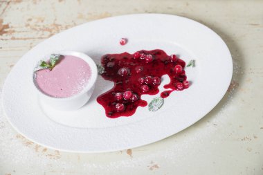 taze meyve ile kızılcık milkshake yaptı