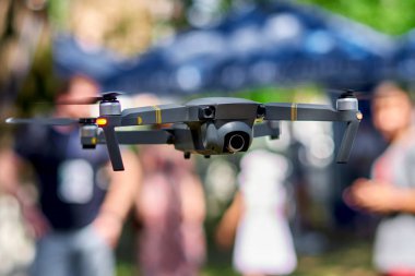 Düşük yere hovering Quadcopter dorone