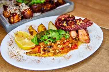 Izgaralar patates ve biber, ulusal mutfağı, Madeira, Portekiz ile Izgara ahtapot