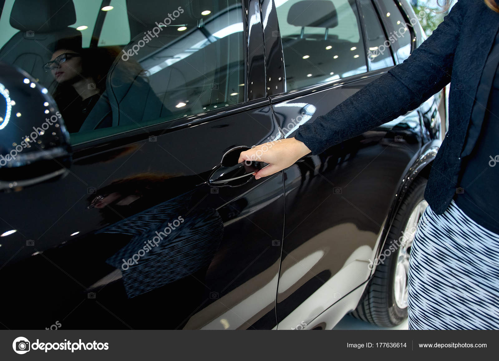 Como abrir puerta de auto sin manija