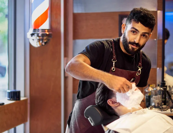 Shaving Process Beards Barbershop Master Makes Client Shave His Beard — Stock Photo, Image