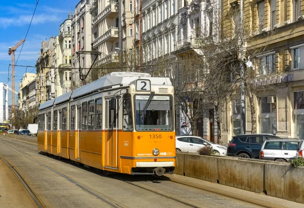 Budapešť Maďarsko Březen 2019 Jedna Starých Elektrických Tramvají Budapešti Ulici — Stock fotografie
