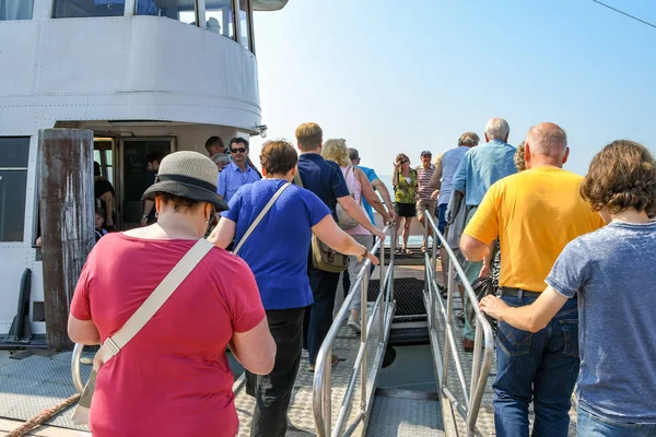 Lake Garda Italy September 2018 People Boarding Ferry Garda Lake — стокове фото