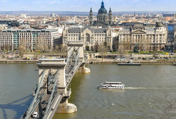 Будапест Хангария Март 2019 Цепной Мост Который Пересекает Реку Дунай — стоковое фото