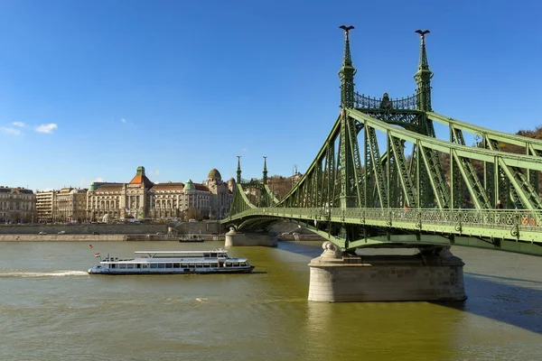 Будапест Хангария Март 2019 Мост Свободы Называют Пересекает Реку Дунай — стоковое фото