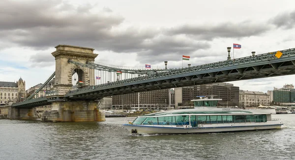 Budapest Hungría Marzo 2019 Puente Las Cadenas Que Cruza Río — Foto de Stock