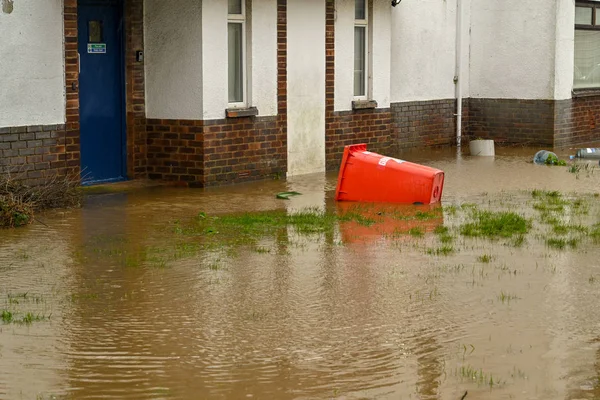 Treforest Cardiff Wales February 2020 Rubbish Bin Flooded Garden House — Stock Photo, Image