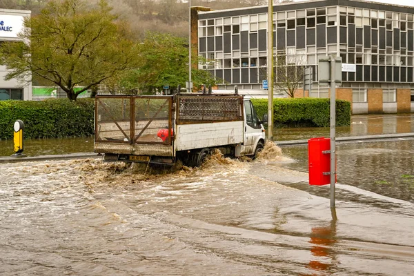 Nantgarw Cardiff Wales February 2020 Truck Driving Flood Water Treforest — Stock Photo, Image