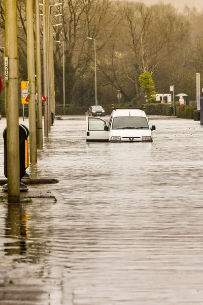 Nantgarw Cardiff Wales February 2020 Van Stranded Flood Water Treforest — Stock Photo, Image