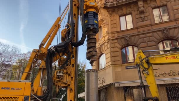 Vienna Austria November 2019 Large Mobile Boring Machine Drilling Street — стокове відео