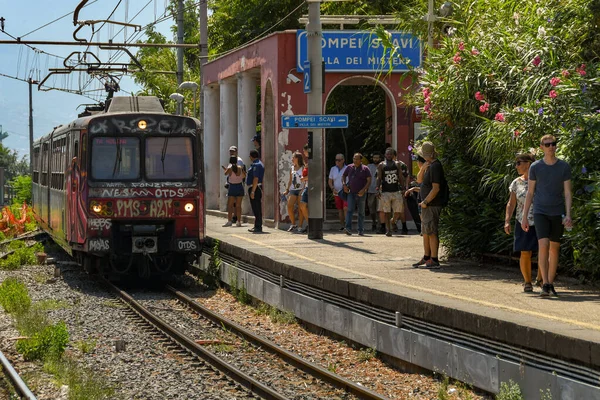 Pompeji Bei Neapel Italien August 2019 Elektrischer Zug Nähert Sich — Stockfoto