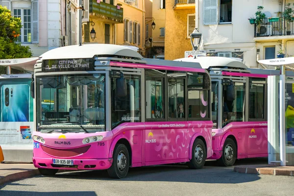 Cannes Fransa Nisan 2019 Palm Bus Tarafından Işletilen Küçük Elektrikli — Stok fotoğraf