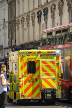 Londra 'nın merkezindeki Paddington' dan mavi ışıklar yanıp sönerken acil bir çağrı aldık..