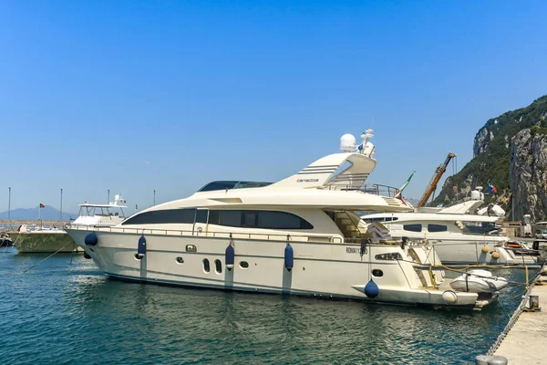 Île Capri Italie Août 2019 Super Yacht Luxe Amarré Dans — Photo