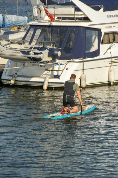 Swansea Wales Luglio 2018 Persona Bordo Della Pagaia Sul Fiume — Foto Stock