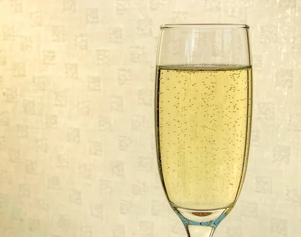 Coupe Simple Flûte Champagne Sur Fond Uni Rétro Éclairé Par — Photo