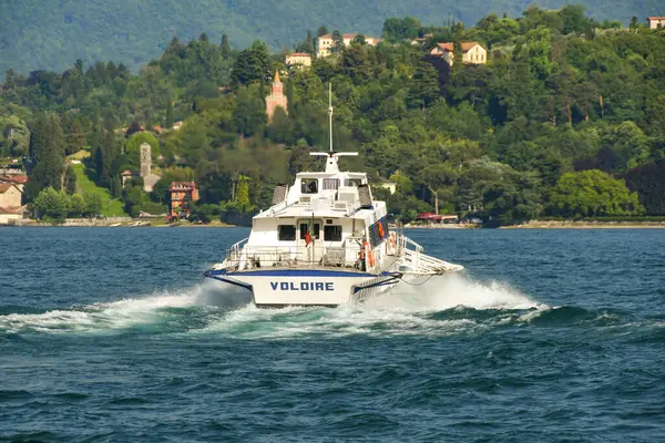 Lake Como Junho 2019 Fast Hydrofoil Ferry Crossing Lake Como — Fotografia de Stock