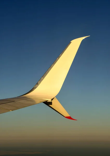 Vista Verticale Della Punta Dell Ala Curva Aeromobile Quota Crociera — Foto Stock