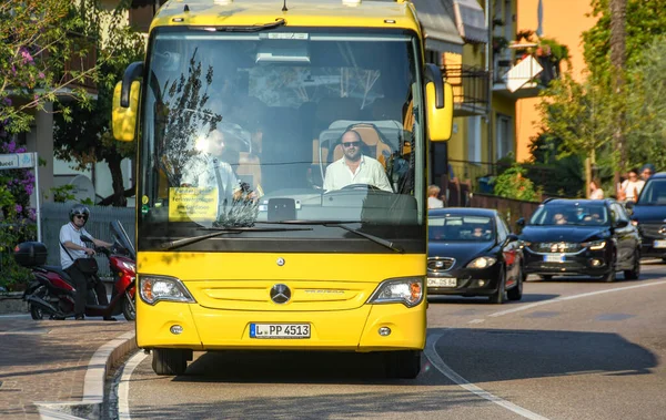 Garda Lago Garda Italia Septiembre 2018 Autobús Turístico Vacaciones Por — Foto de Stock