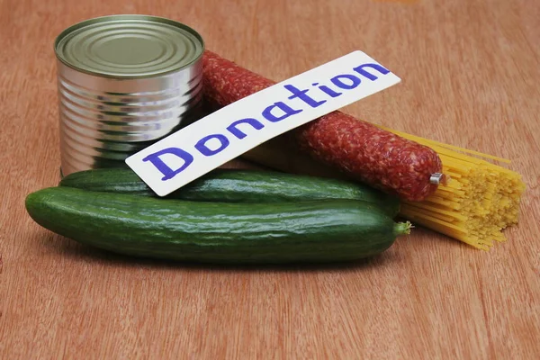 Conjunto Mínimo Alimentos Una Señal Que Dice Donación Conservas Pepinos — Foto de Stock