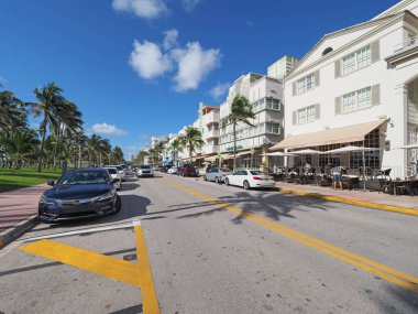 Miami Beach, Florida 'daki Ocean Drive' daki Art Deco binaları.