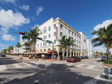 Miami Beach, Florida 'daki Ocean Drive' daki Art Deco binaları.