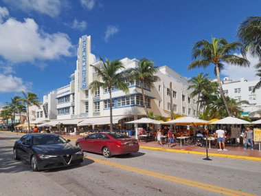 Miami Beach, Florida 'daki Ocean Drive' daki Art Deco binaları.